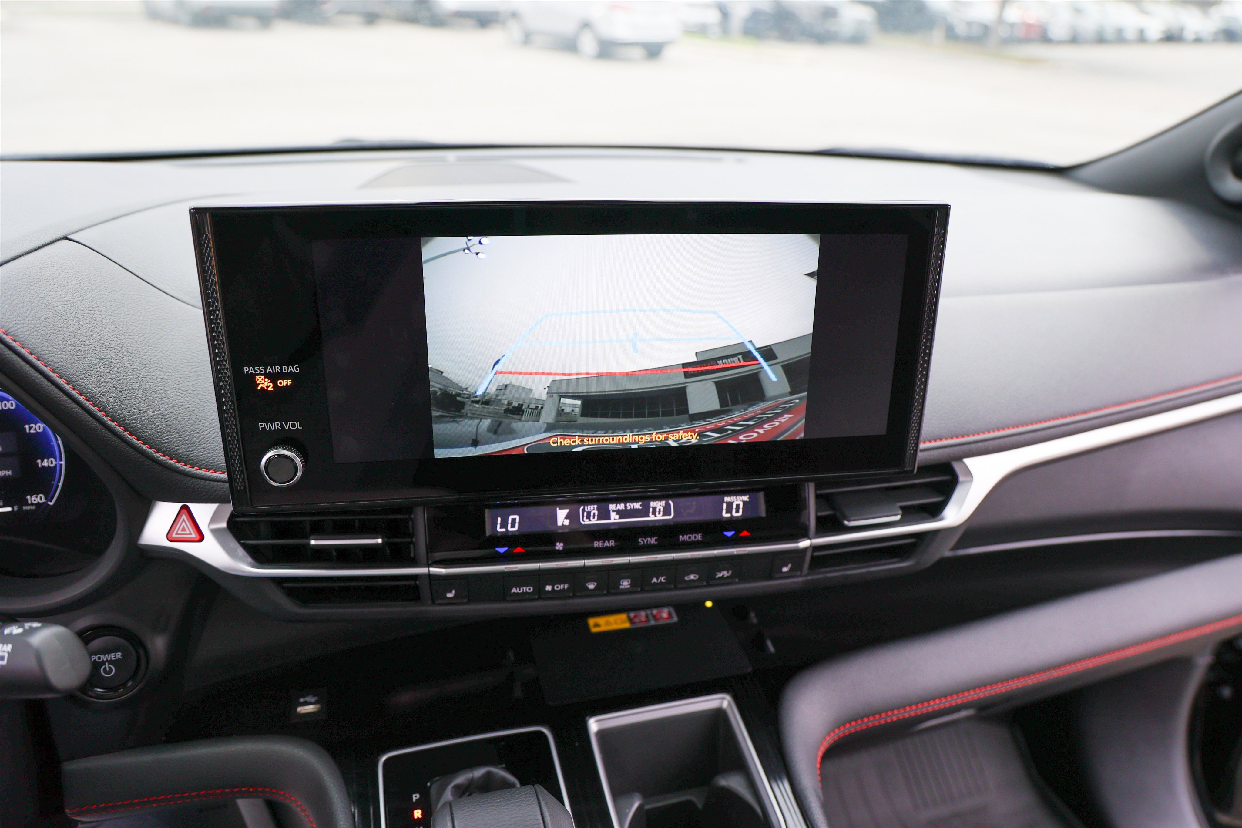 Used 2025 Toyota Sienna XSE w/ XSE Plus Package FWD image 22