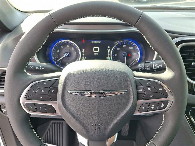 New 2026 Chrysler Voyager LX image 9