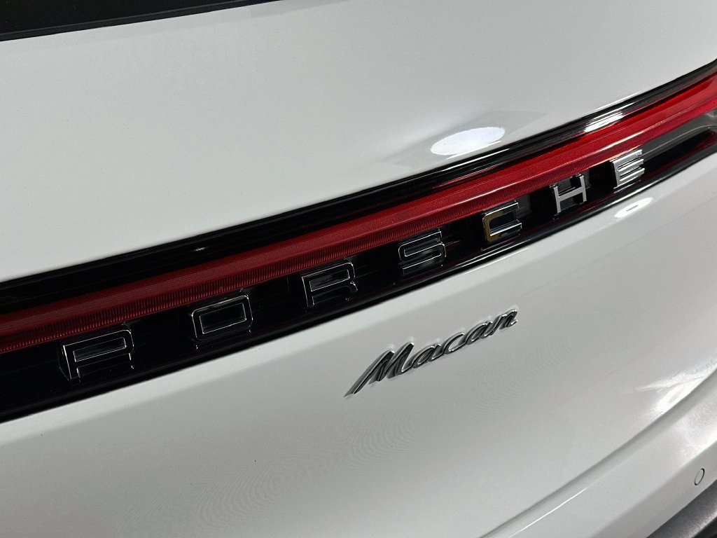 Used 2022 Porsche Macan AWD/4WD image 34