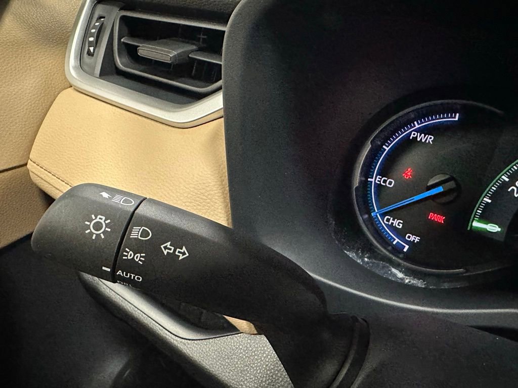 Used 2025 Toyota RAV4 XLE image 21