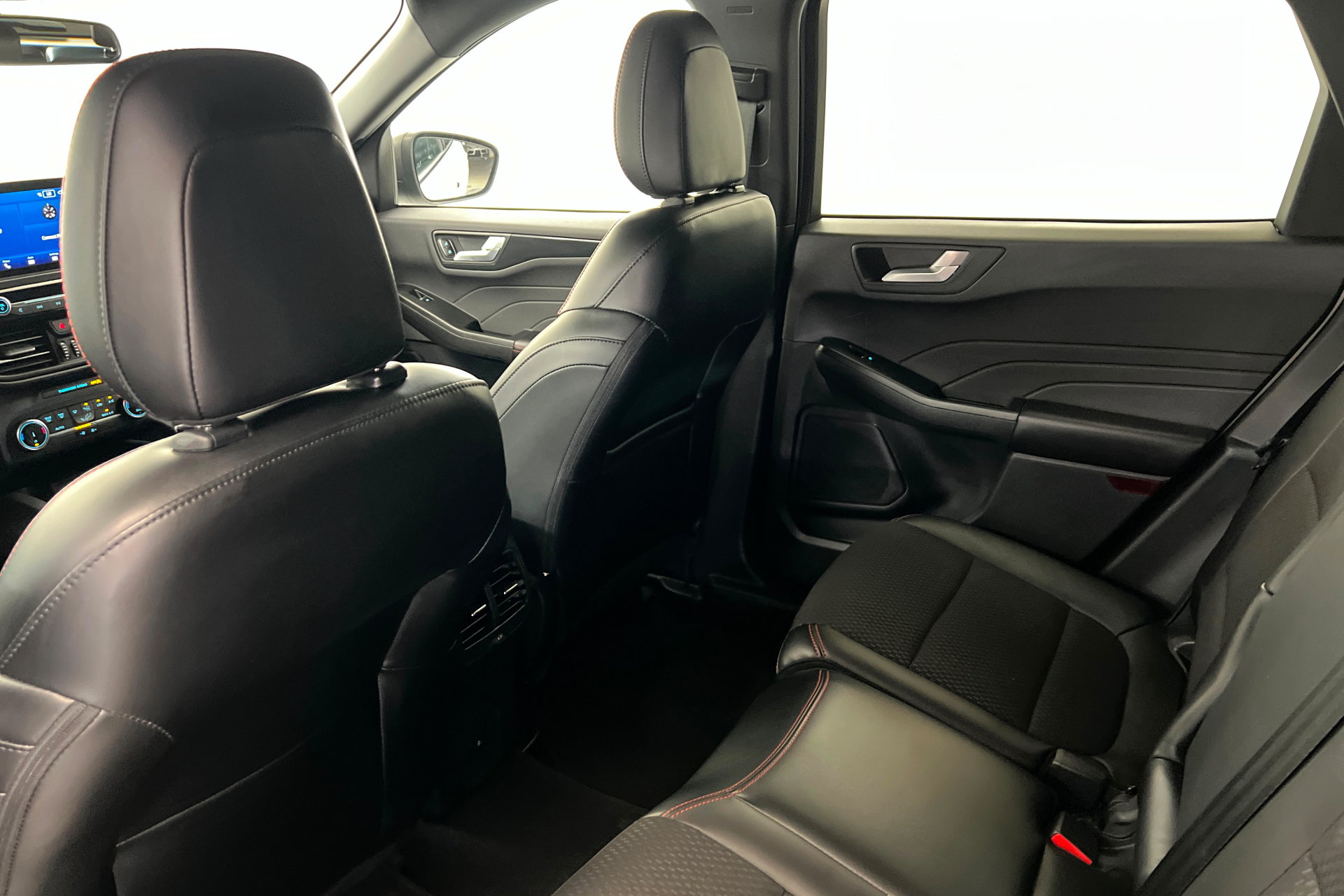 Used 2024 Ford Escape ST-Line w/ Equipment Group 301A FWD image 21