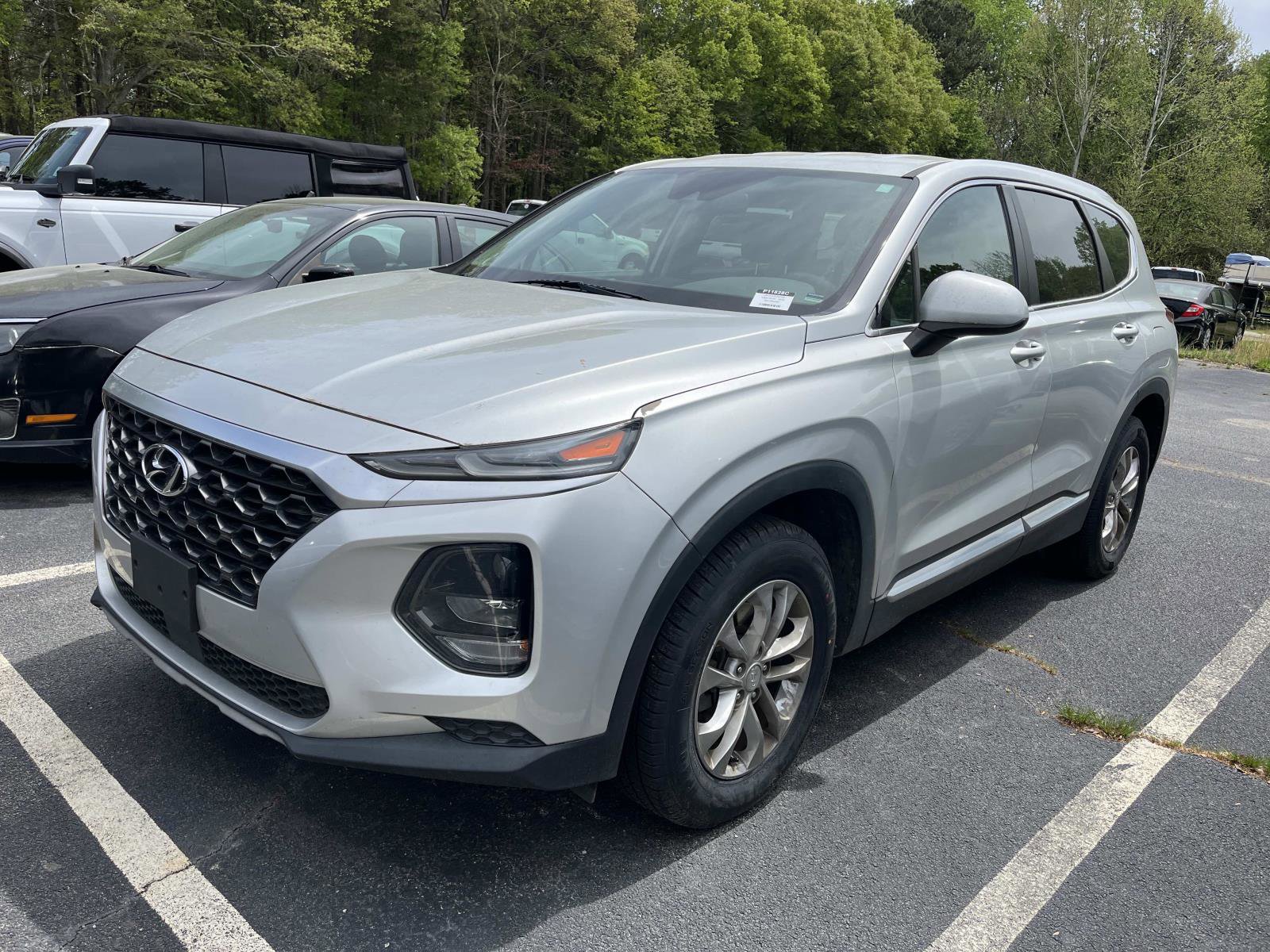 Used 2019 Hyundai Santa Fe SE image 3