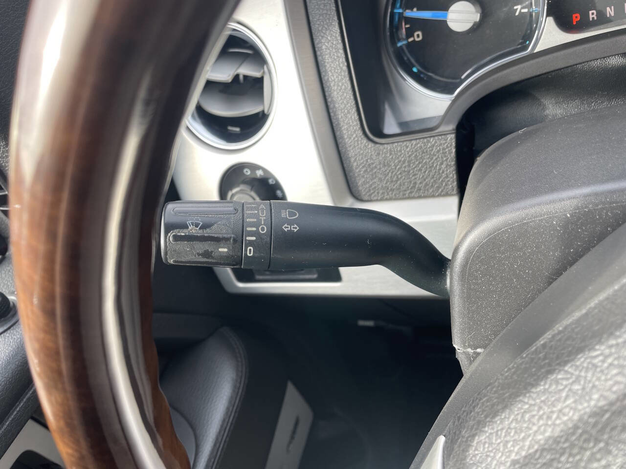 Used 2013 Ford F150 Platinum image 24