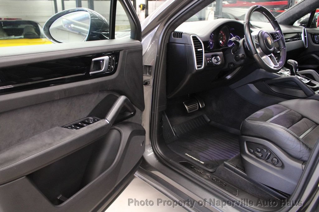 Used 2023 Porsche Cayenne GTS w/ Premium Package AWD/4WD image 9