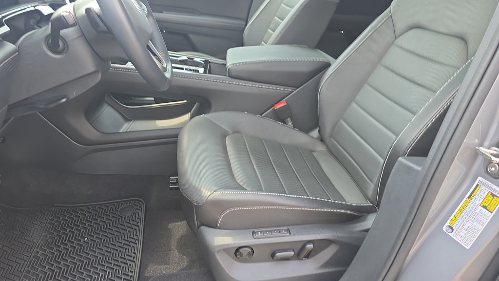 Used 2024 Volkswagen Atlas Cross Sport SEL R-Line AWD/4WD image 13