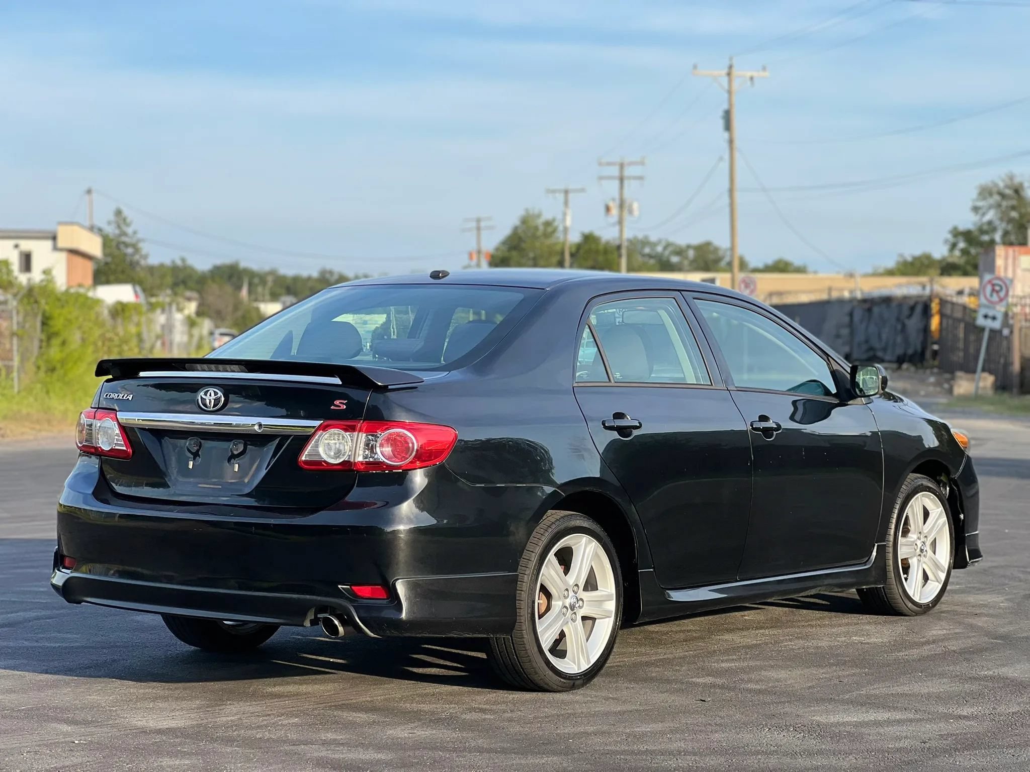 Used 2013 Toyota Corolla S w/ Premium Complete Pkg FWD image 5