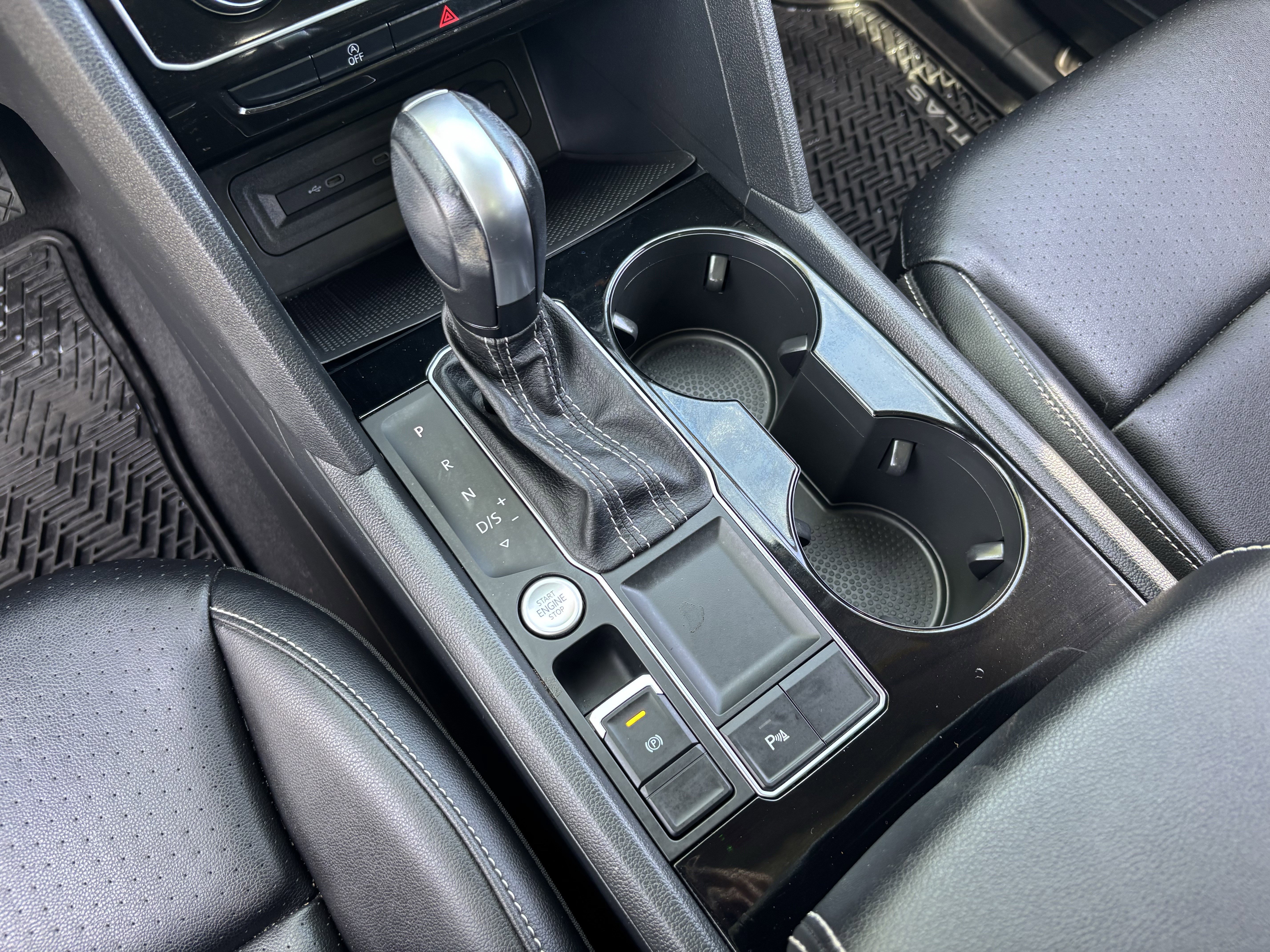 Used 2022 Volkswagen Atlas SE w/ Panoramic Sunroof Package image 24