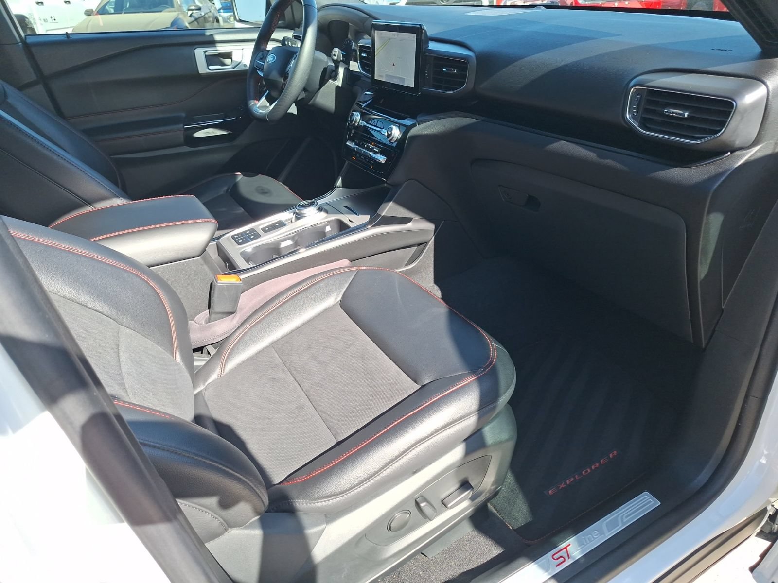 Used 2023 Ford Explorer ST-Line w/ Class IV Trailer Tow Package RWD image 32