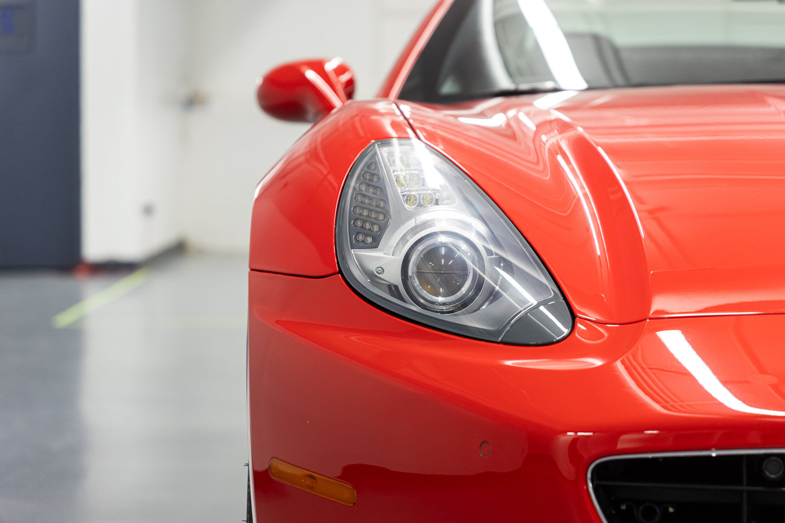 Used 2011 Ferrari California RWD image 22