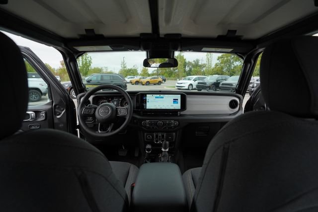 New 2025 Jeep Gladiator Sport image 22