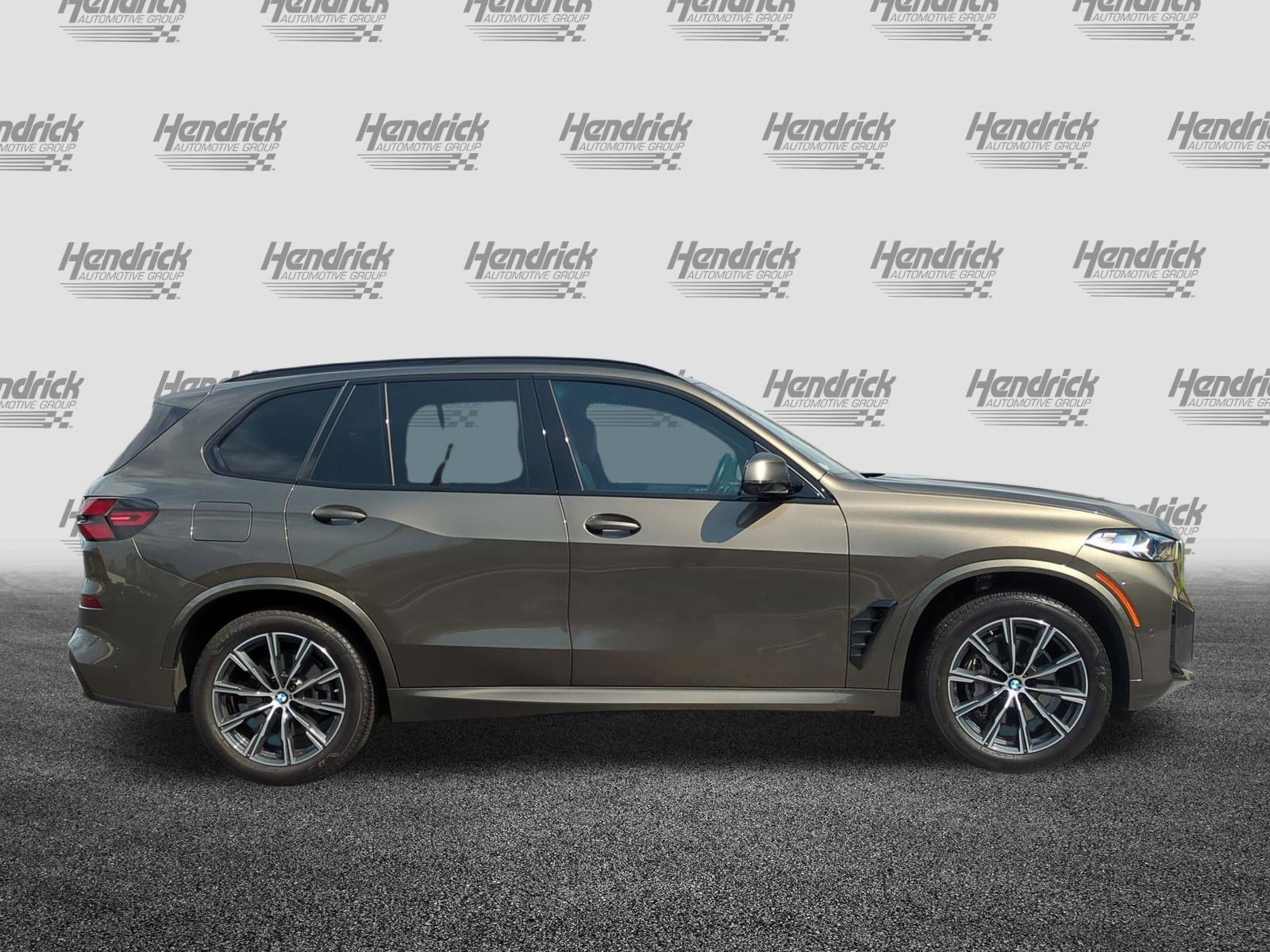 Certified 2024 BMW X5 xDrive40i w/ M Sport Package image 11