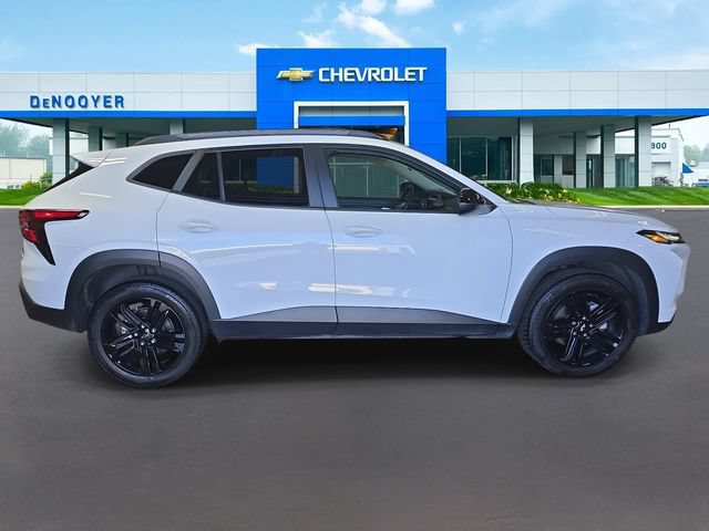 Used 2024 Chevrolet Trax ACTIV w/ Sunroof Package FWD image 6