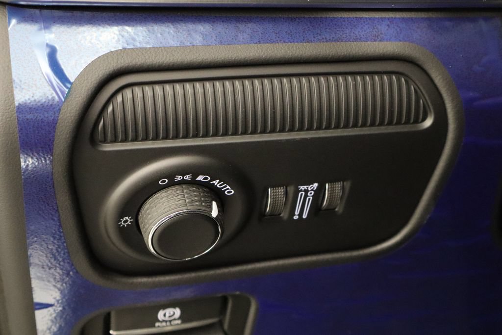 New 2026 Jeep Grand Wagoneer L Summit AWD/4WD image 25