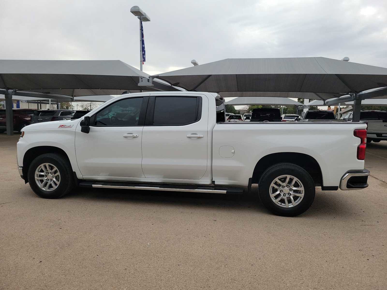 Used 2022 Chevrolet Silverado 1500 LT w/ Diesel Off-Road Package AWD/4WD image 5