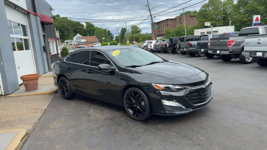 Used 2021 Chevrolet Malibu LT w/ Midnight Edition FWD image 4