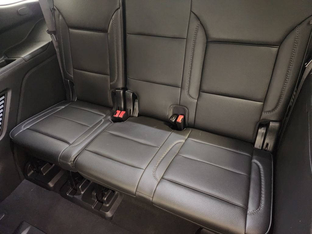 Used 2022 GMC Yukon Denali RWD image 32