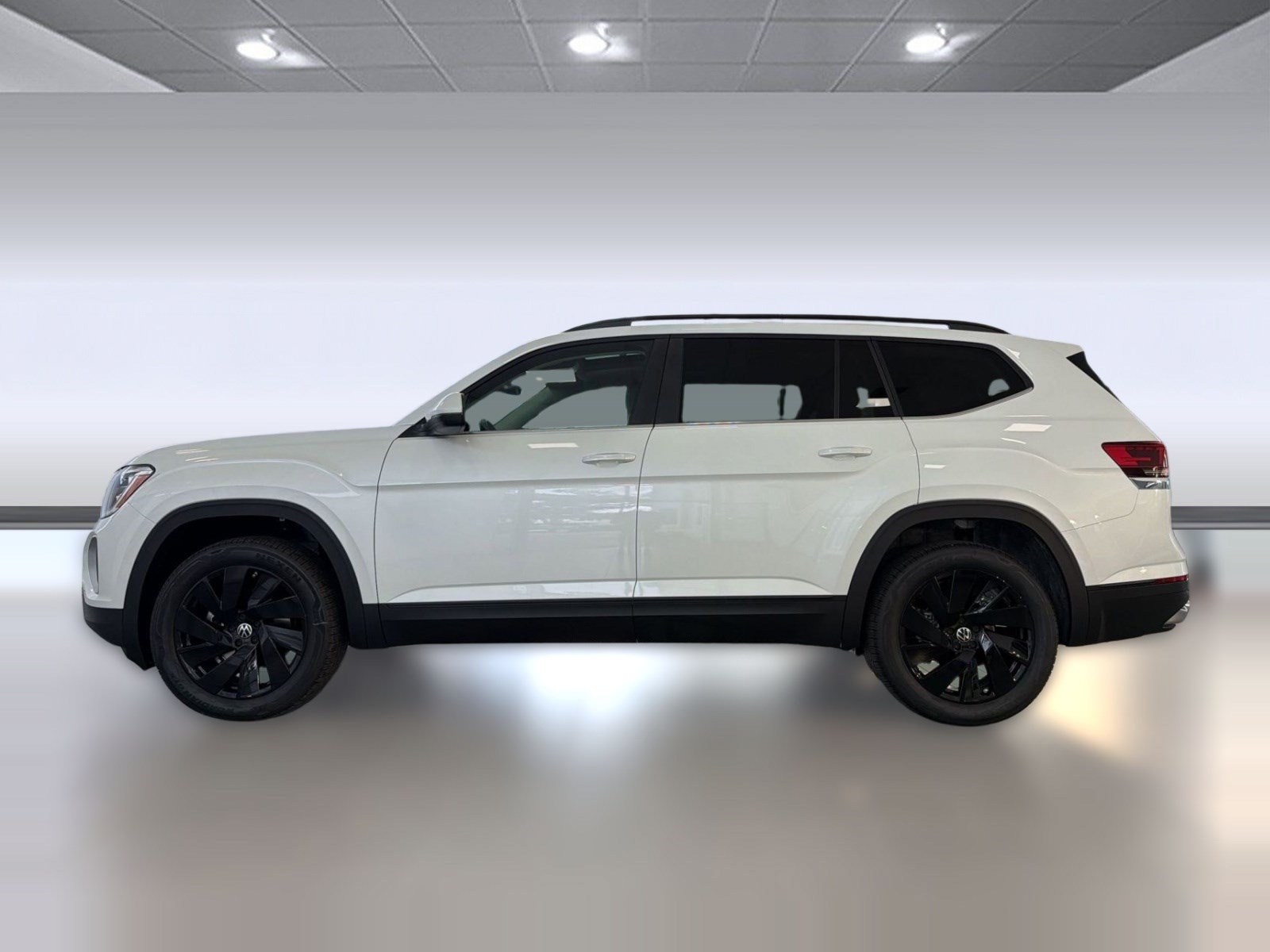 New 2026 Volkswagen Atlas SE FWD image 2