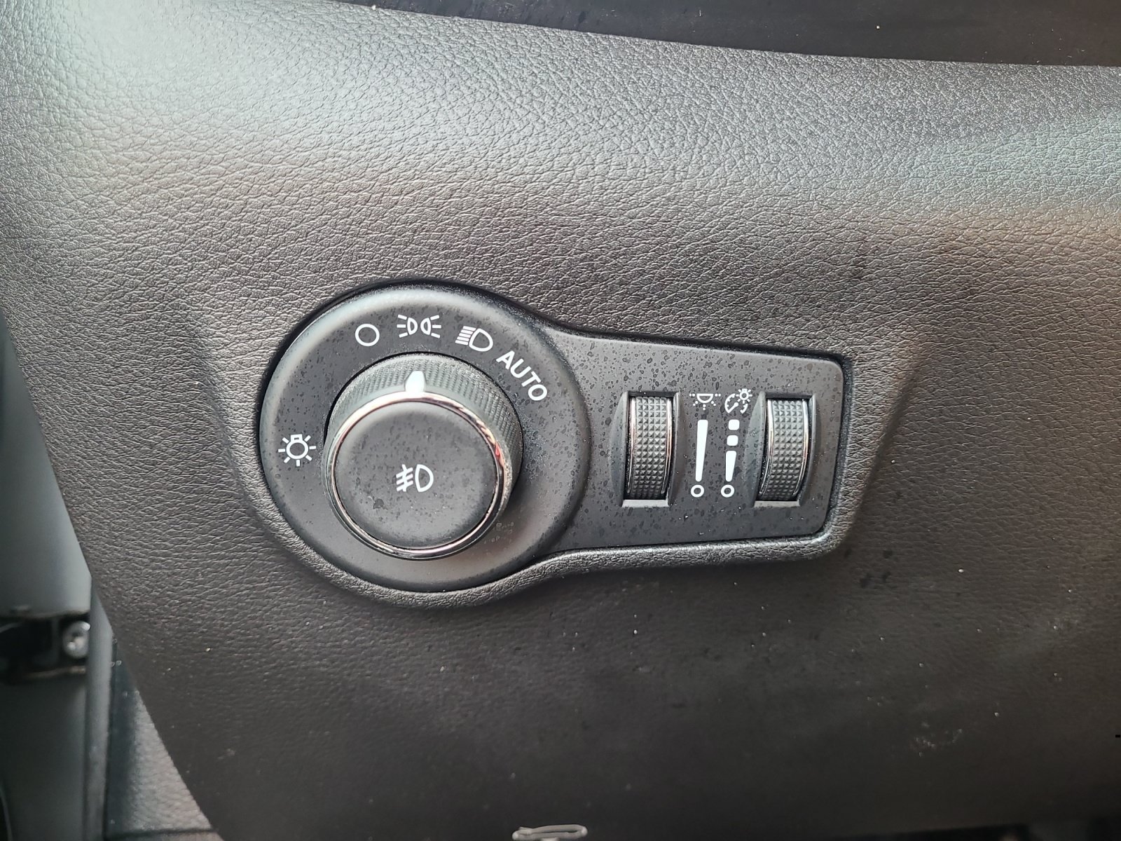 Used 2025 Jeep Compass Limited AWD/4WD image 23