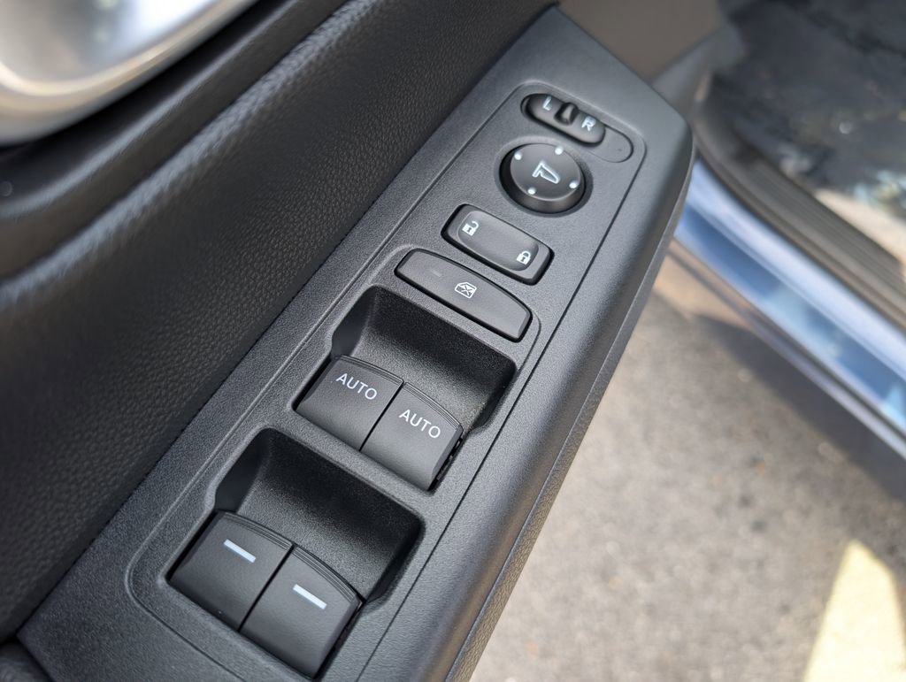 Used 2025 Honda CR-V Sport image 16