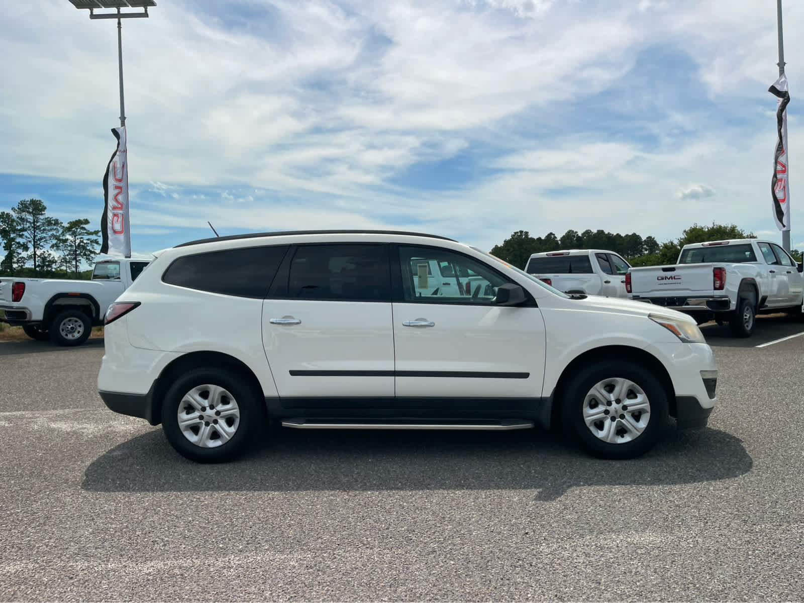 Used 2014 Chevrolet Traverse LS FWD image 4