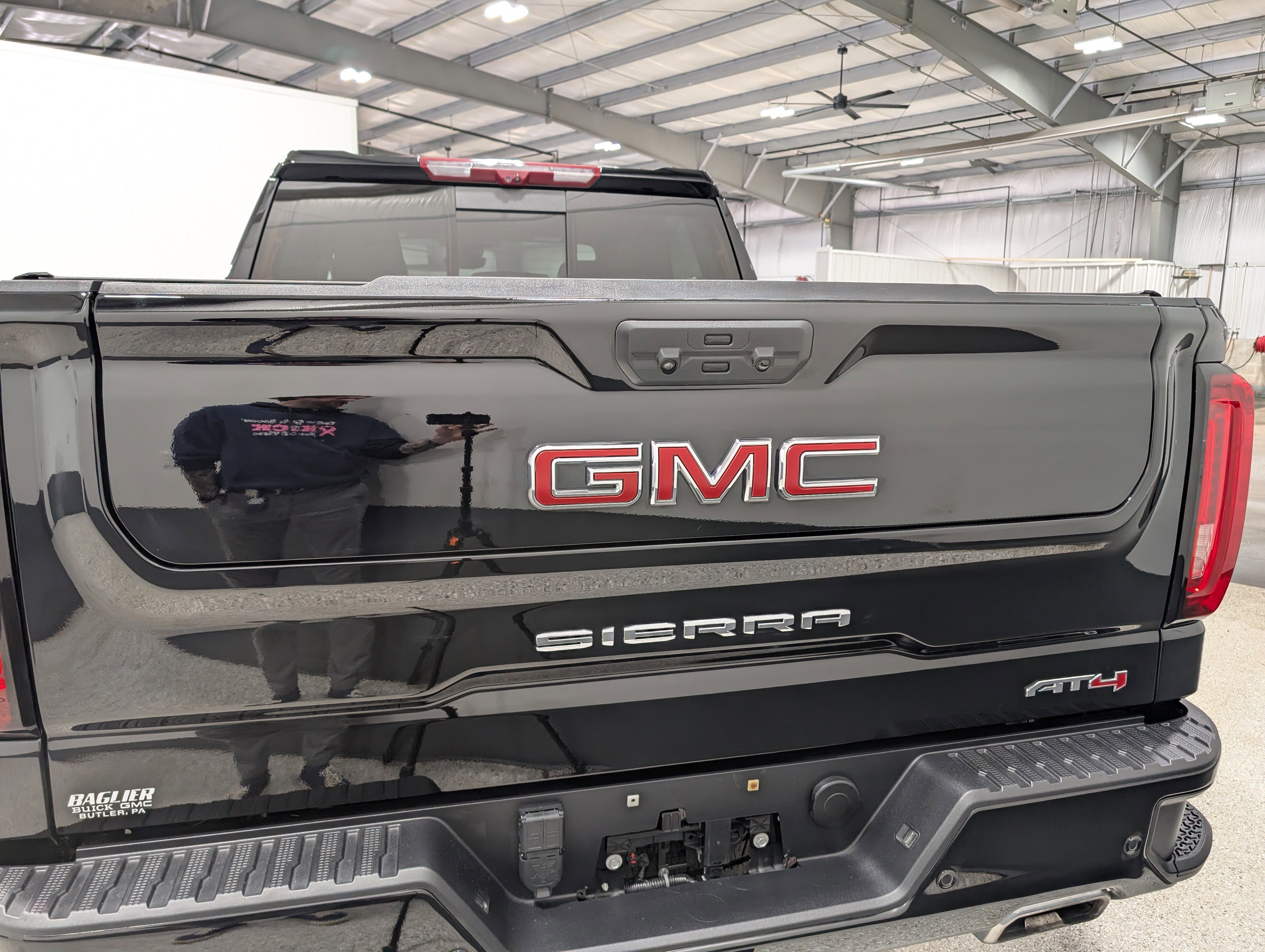 Used 2024 GMC Sierra 1500 AT4 w/ Technology Package image 4