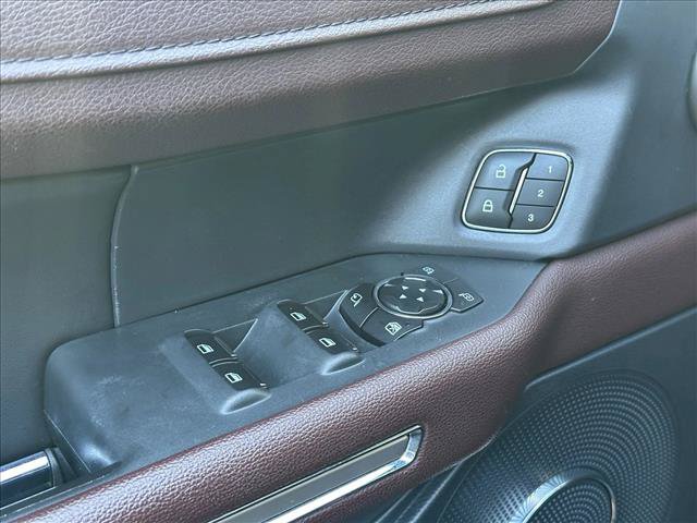 Used 2024 Ford Expedition Limited RWD image 16
