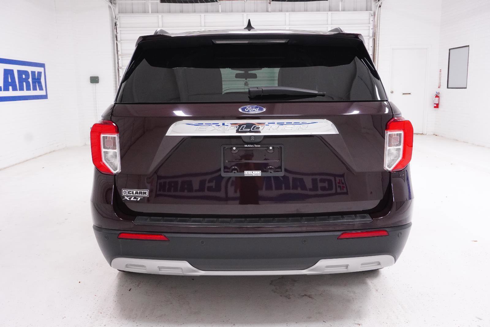 Used 2023 Ford Explorer XLT w/ Equipment Group 202A RWD image 6