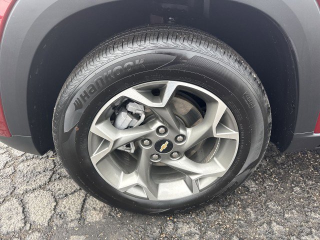 Certified 2025 Chevrolet Trax LT w/ Driver Confidence Package image 17