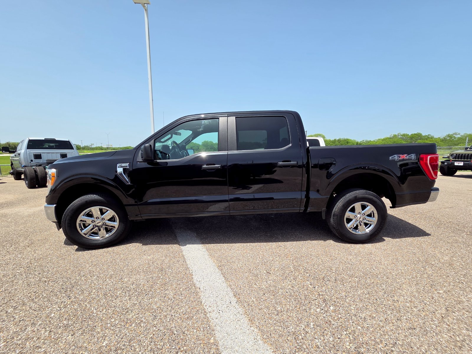 Used 2021 Ford F150 XLT AWD/4WD image 4