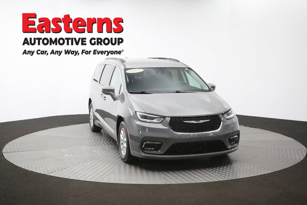 Used 2022 Chrysler Pacifica Touring-L image 52