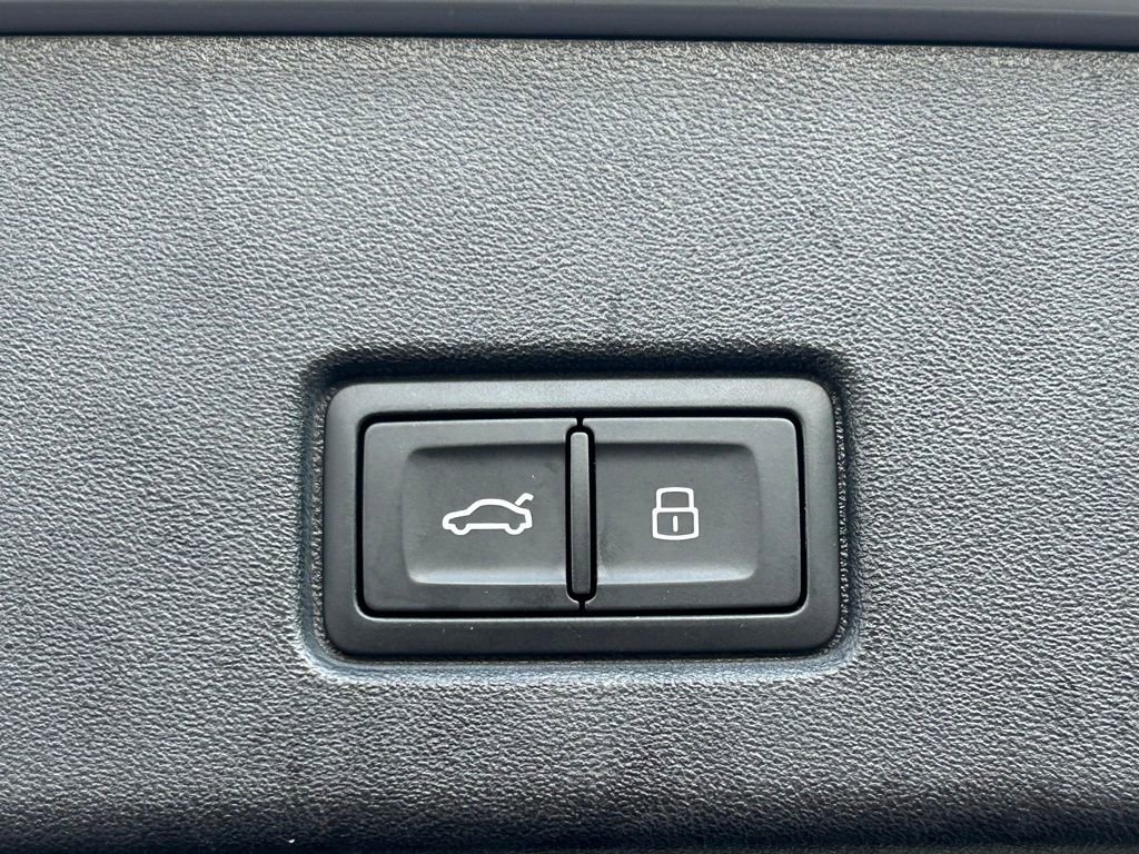 Used 2023 Audi Q4 e-tron Premium w/ Convenience Package image 49