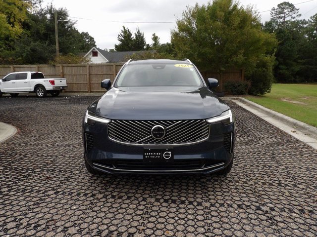 Certified 2025 Volvo XC90 B6 Plus image 2