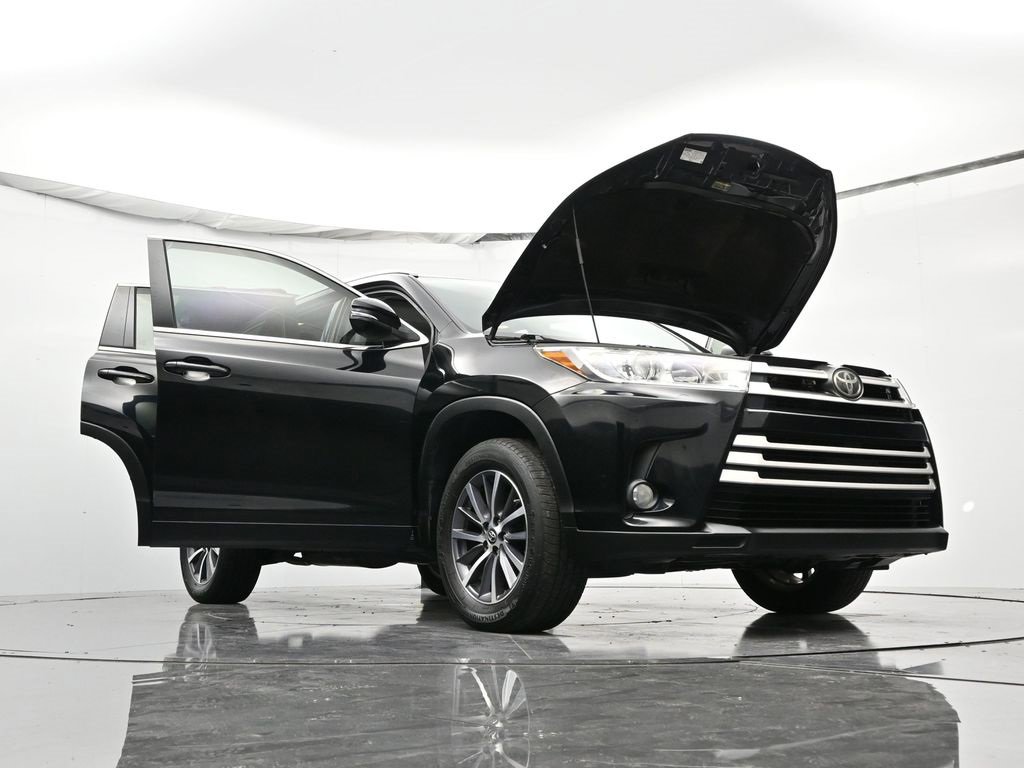 Used 2017 Toyota Highlander image 48