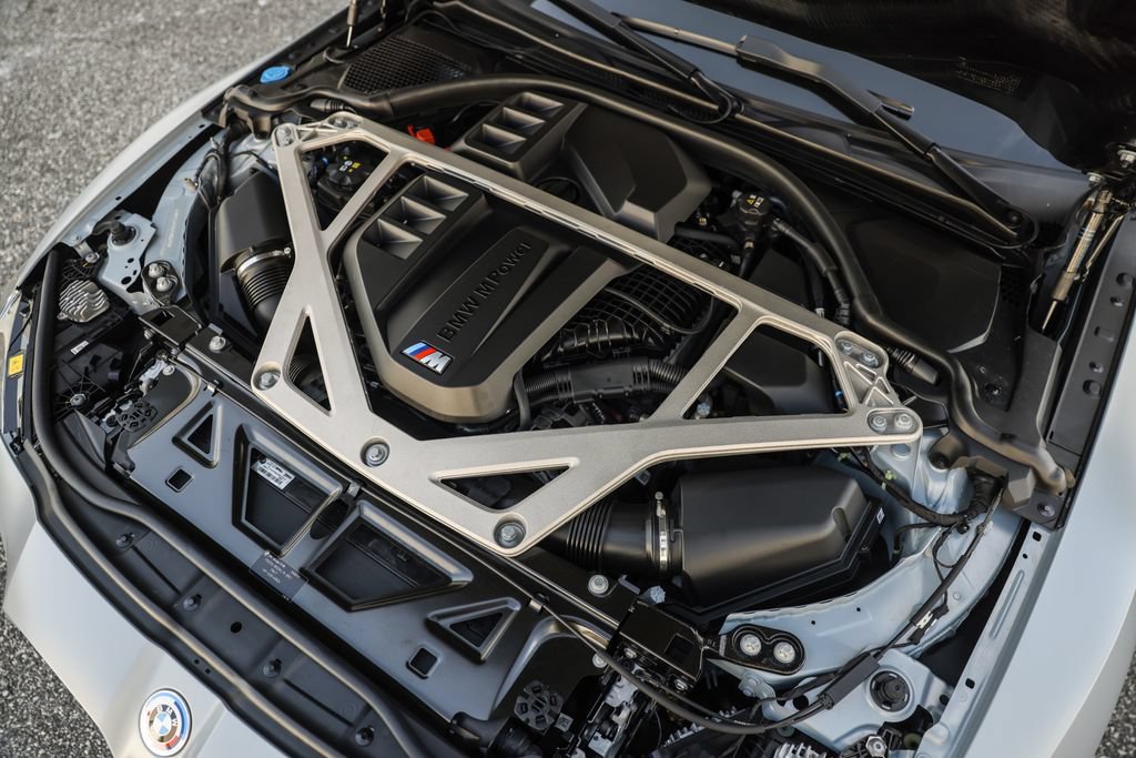 Used 2023 BMW M4 CSL RWD image 18
