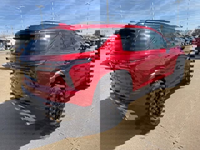 New 2026 Chevrolet Traverse Z71 w/ Driver Confidence Package image 3