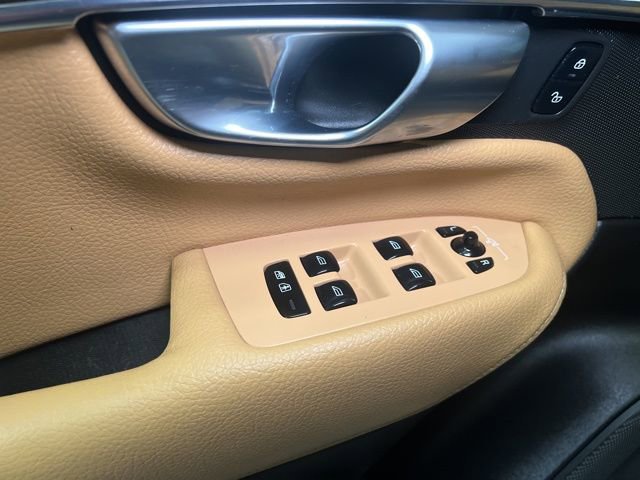 Used 2018 Volvo XC90 T6 Momentum w/ Momentum Plus Package image 46