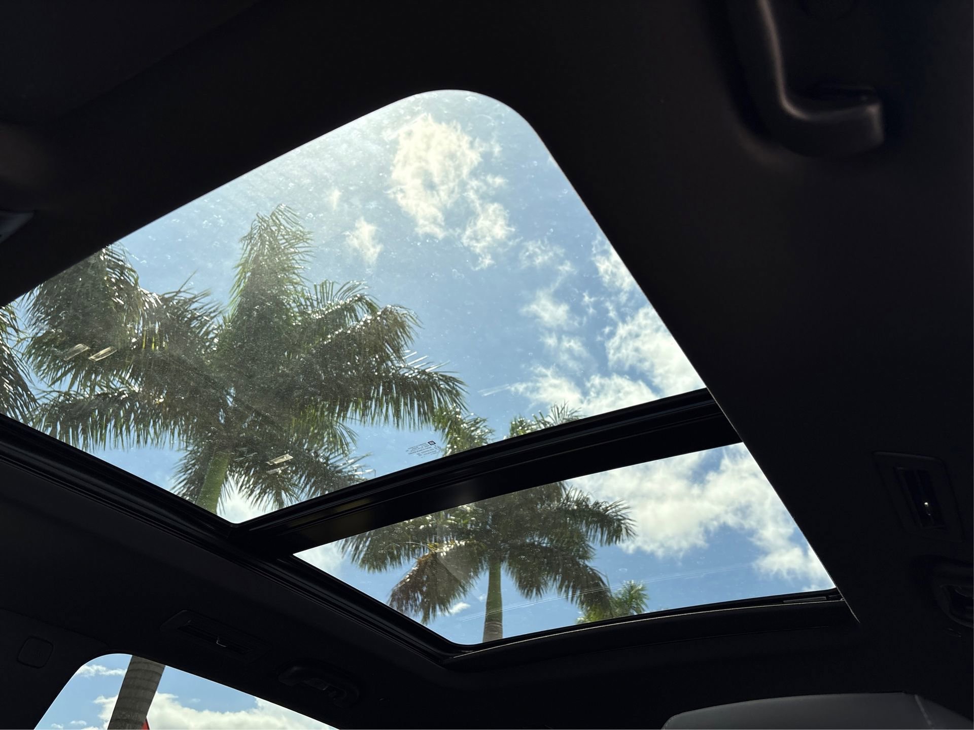 New 2025 Cadillac XT6 Luxury image 31