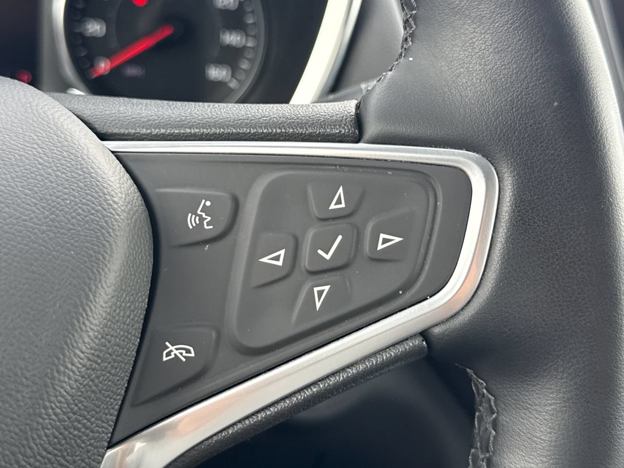 Used 2023 Chevrolet Equinox LT AWD/4WD image 28