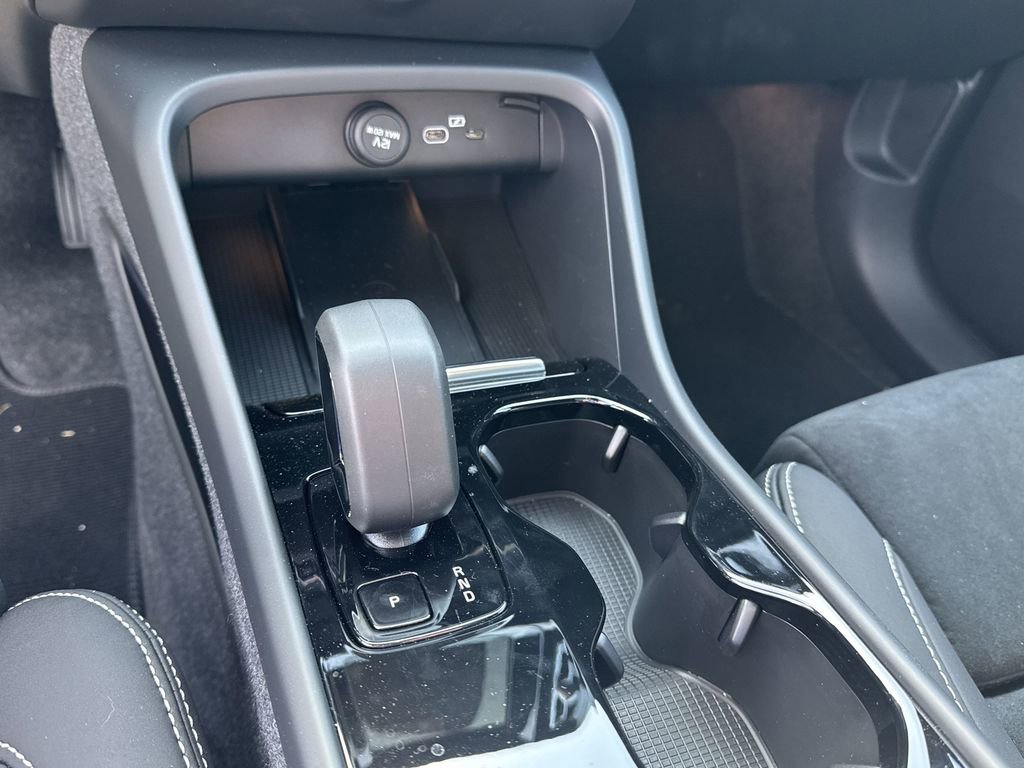 New 2024 Volvo XC40 Recharge Plus w/ Protection Package Premier image 25