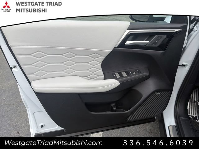 New 2026 Mitsubishi Outlander SEL FWD image 17
