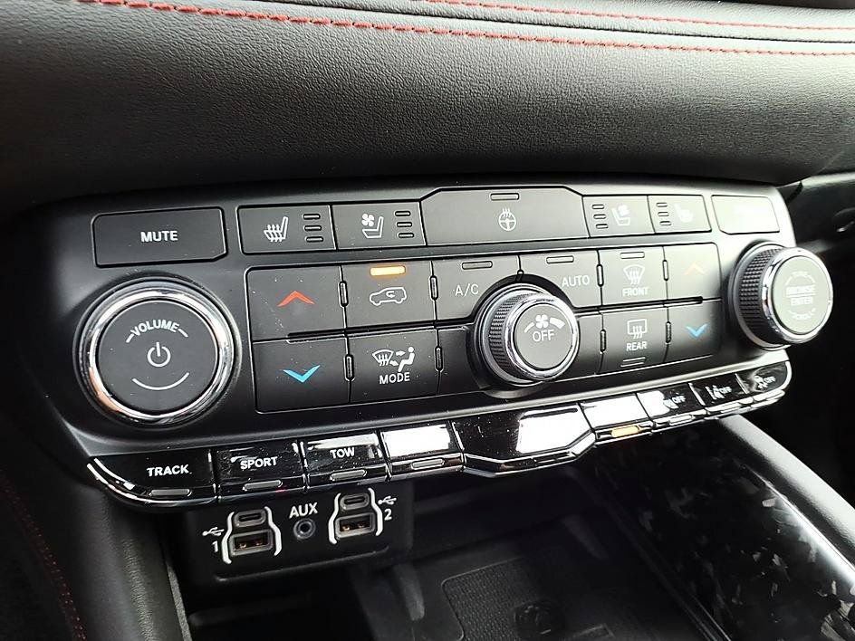 Used 2023 Dodge Durango R/T AWD/4WD image 30