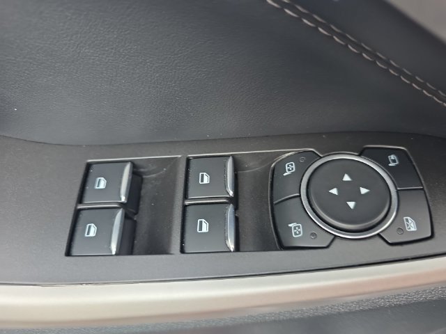 Used 2023 Ford Explorer Limited w/ Equipment Group 301A RWD image 30
