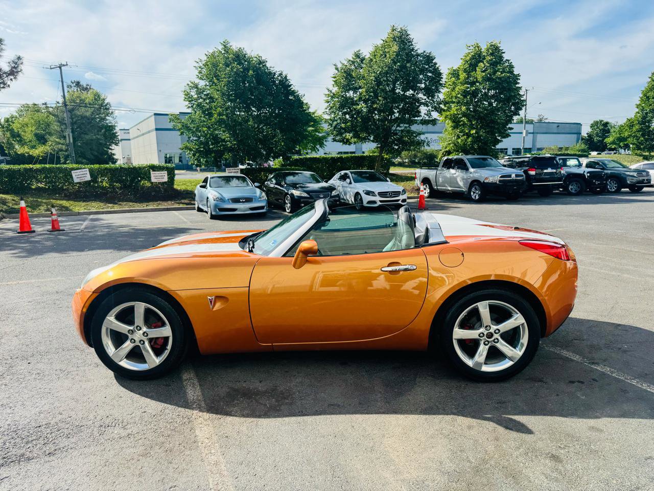 Used 2006 Pontiac Solstice Convertible w/ Premium Package RWD image 24