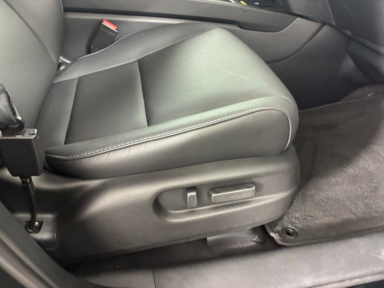 Used 2025 Honda Passport EX-L image 37