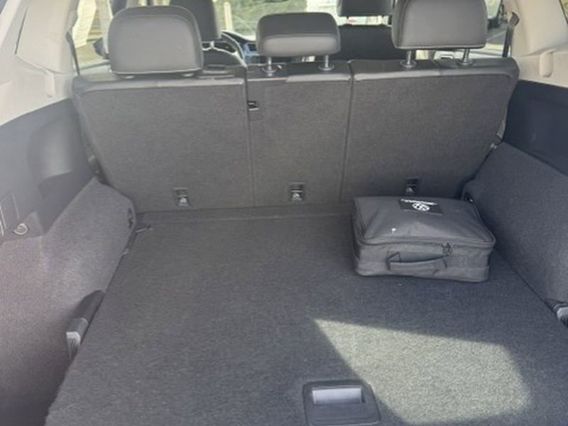 Used 2022 Volkswagen Tiguan SE w/ Panoramic Sunroof Package image 24