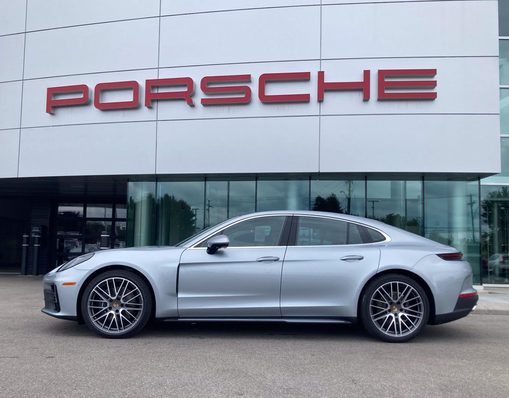 New 2025 Porsche Panamera 4 AWD/4WD image 2