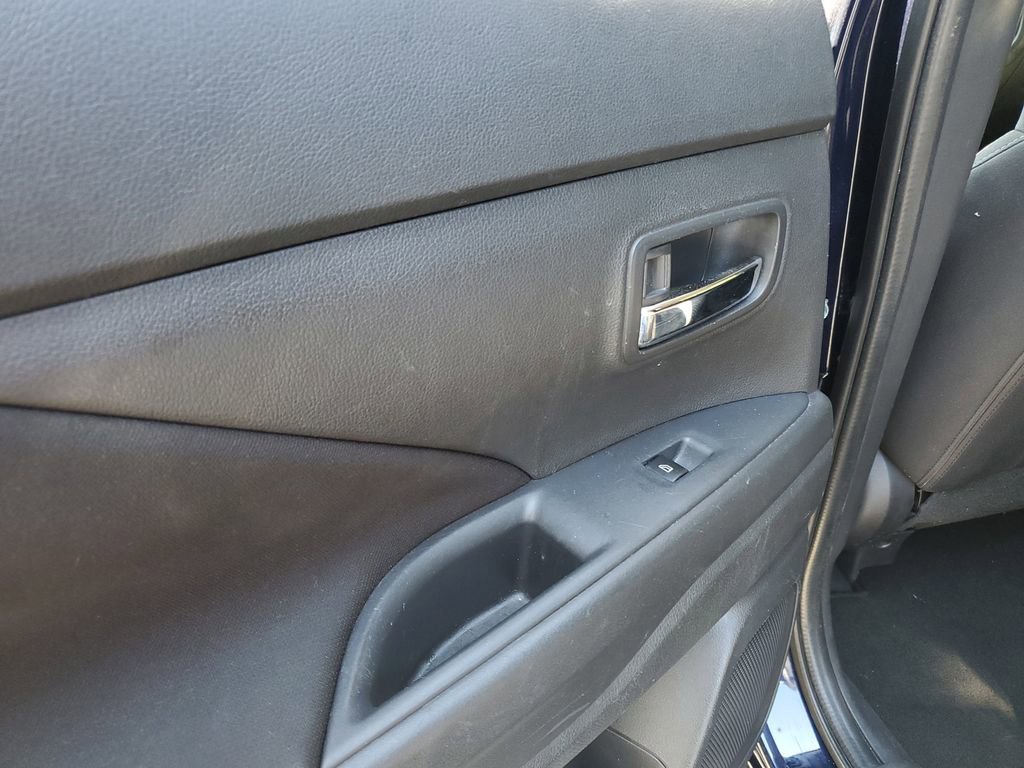 Used 2020 Mitsubishi Outlander ES FWD image 15