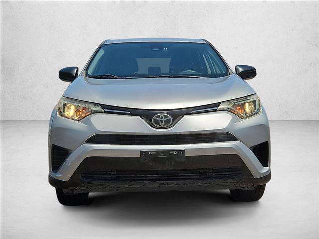 Used 2018 Toyota RAV4 LE FWD image 2