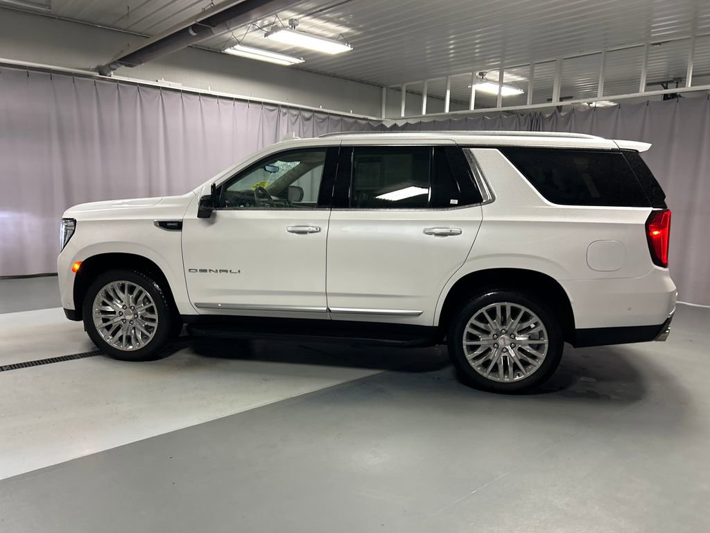 Used 2024 GMC Yukon Denali w/ Advanced Technology Package AWD/4WD image 4