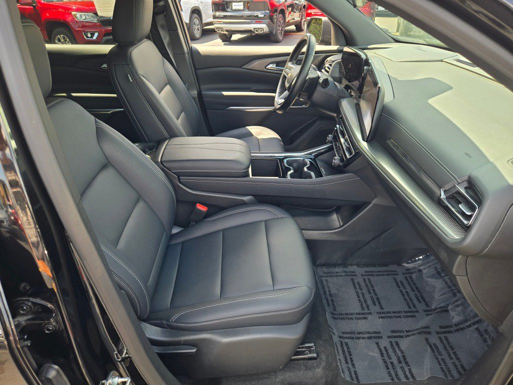 Used 2026 Chevrolet Traverse LT AWD/4WD image 8